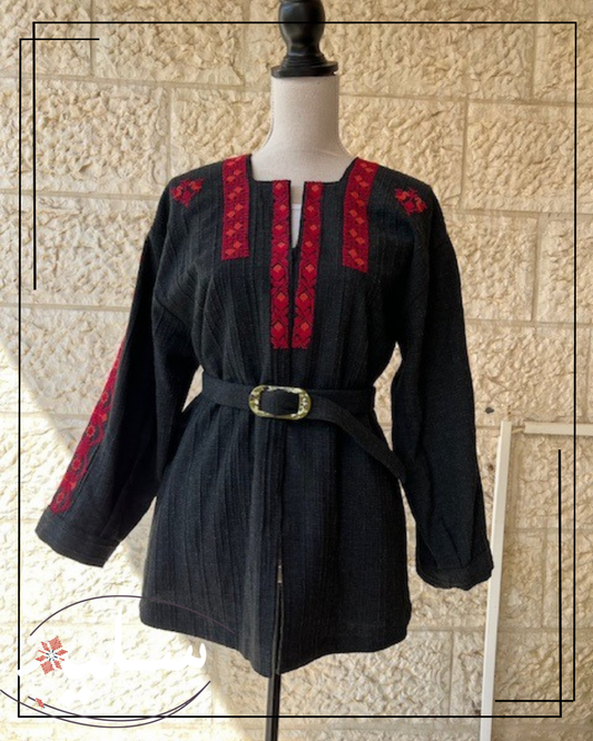 Belted wool jacket with birds details – معطف صوف مع حزام و تفاصيل طيور