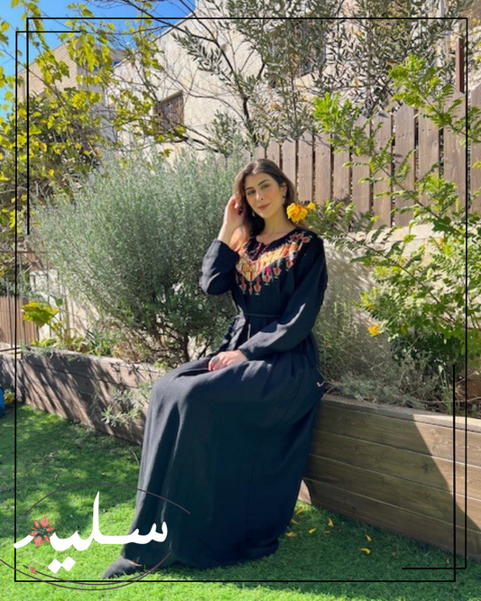 Elegant Black thoub with beaded details – ثوب أسود راقي مع تفاصيل خرز