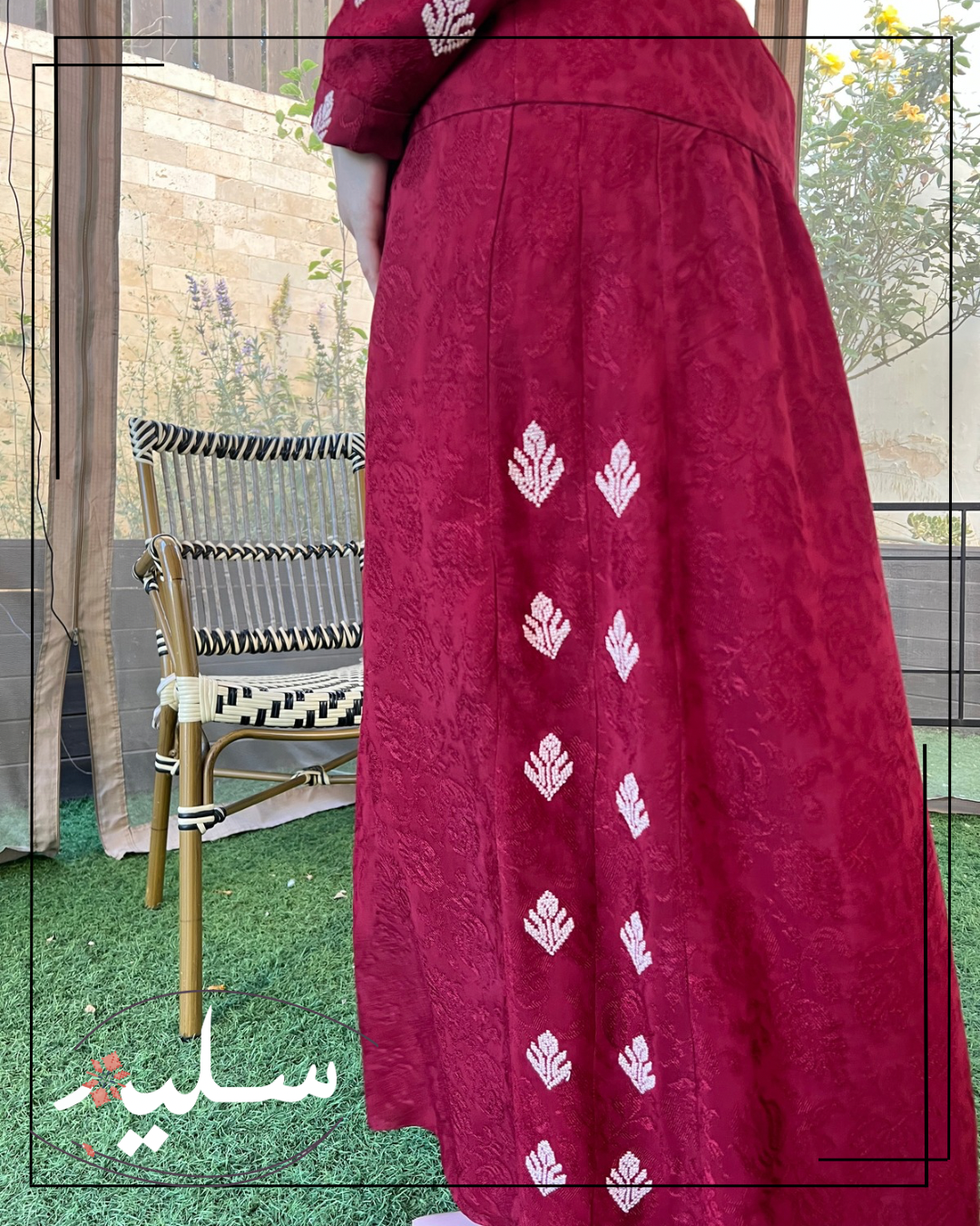 Monochromatic embroidery Dress